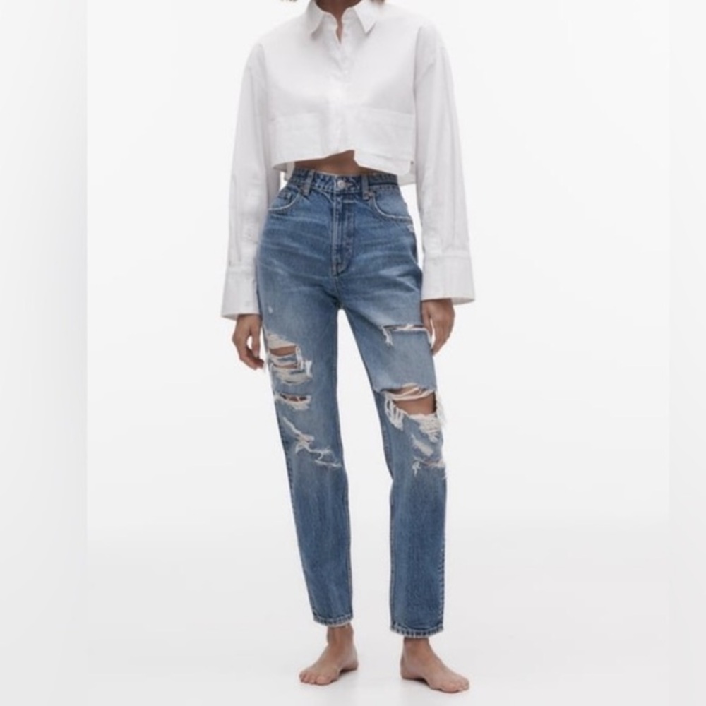 Zara Highrise Straight Leg Mom Jean Distressed Size 4 Cotton